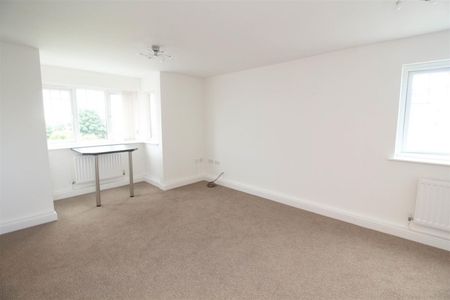 2 Bedroom Apartment - Photo 2