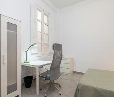 Carrer Martínez Cubells, Valencia, Valencian Community 46002 - Photo 1