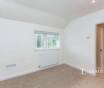 3 bedroom house to rent Henslow Way, GU21 - Photo 4