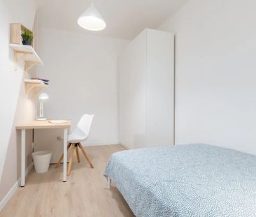 Via Federico Cordenons, Padova, Veneto 35128 - Photo 3