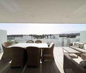 Alquiler de chalet pareado en Calle Islas Caimán - Photo 1