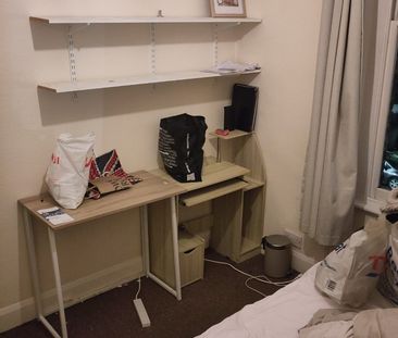 Room in a Shared Flat, Highbury Hill, N5 - Photo 2