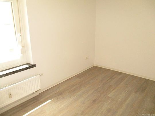 Renovierte 3 - Zimmer Wohnung mit Balkon in modernisierter Wohnanlage! - Foto 1