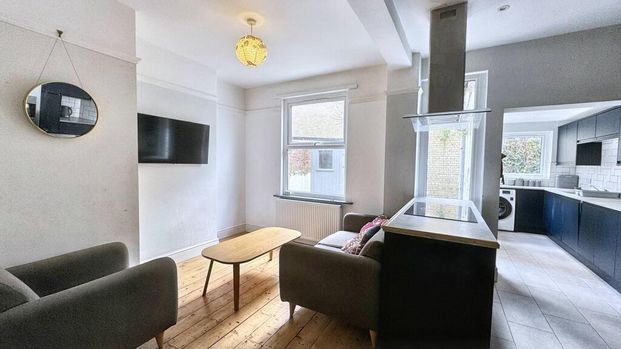 5 bedroom house to rent - Photo 1