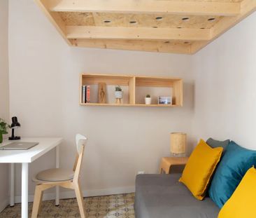 Carrer de Freixures, Barcelona, Catalonia 08003 - Photo 6