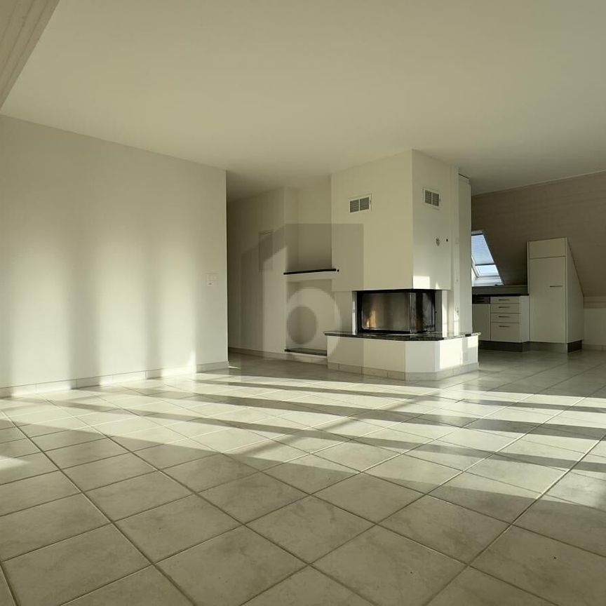 QUIET, LIGHT-FLOODED AND FULL OF CHARM - Photo 1