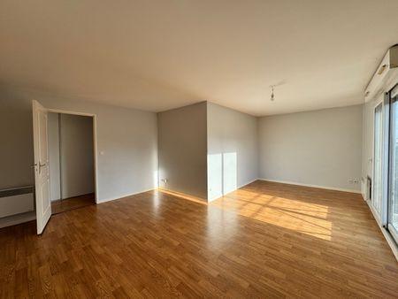Location Appartement 3 pièces 72m² ST JEAN LE BLANC 45650 - Photo 2