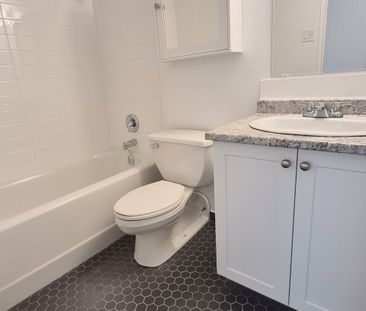 For Lease - 21 Vaughan Road Unit# 1002, Toronto, Ontario - Photo 3