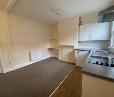 1 Bedroom - Photo 3