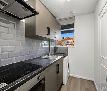 2 bedroom apartment to rent - Photo 2