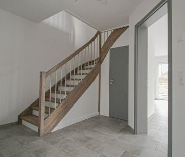 6287 - Stilvolle Doppelhaushälfte mit Carport und Wohlfühlambiente ... - Foto 1