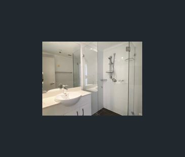 🏙️ Prime Waterloo Location | 2 Bed 2 Bath | Furnished | Gym · Pool · Sauna - Photo 6