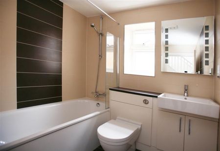 Fairview Drive, Chigwell IG7 - Photo 5