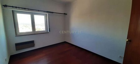 Av. Prof. Dr. Reinaldo dos Santos, Carnaxide, Portugal, Carnaxide e Queijas, Lisbon 2790-135 - Photo 4