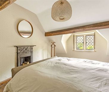 Charming chocolate box Cotswolds cottage in Lower Swell. - Photo 5