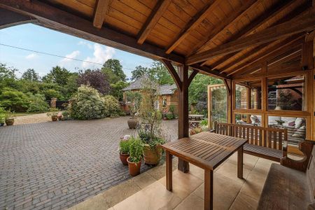 4 bedroom detached house to rent - Photo 5