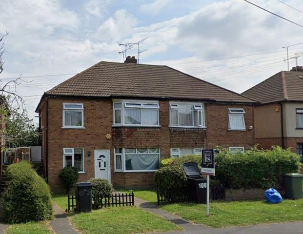Doddinghurst Road, Brentwood CM15, London - Photo 1
