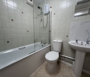 Moormede Crescent, StainesProperty for lettings - Seymours - Photo 2