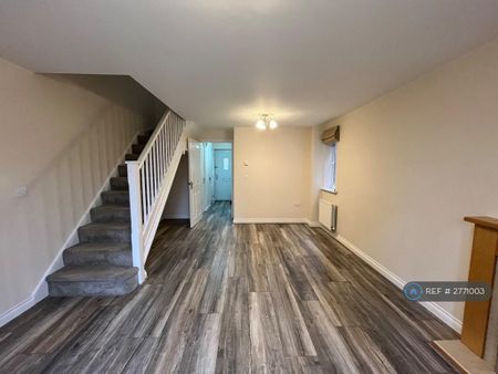 2 bedroom semi-detached house to rent - Photo 3