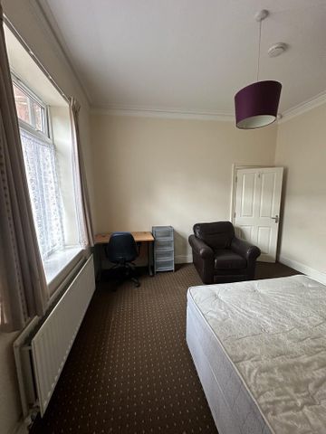 1 bedroom in a house share to rent - Photo 4