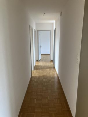 À louer - Bel appartement 4.5 pièces au 4ème étage - Photo 1