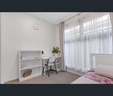 FAMILY HOME IN EVERGREEN ESTATE - Photo 3