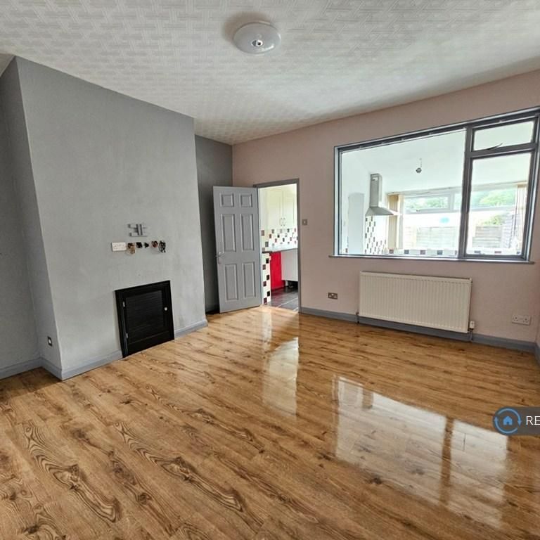 2 bedroom semi-detached house to rent - Photo 1