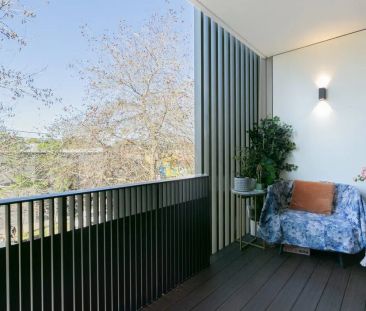 Elevated Village Luxury in the Heart of Erskineville - Photo 4