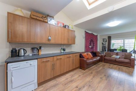 5 bedroom terraced house to rent - Photo 4