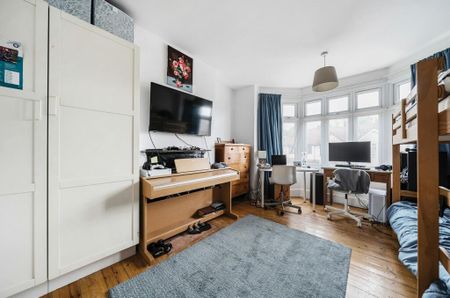 3 bedroom semi-detached house to rent - Photo 5