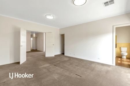 Family Home! - Photo 2