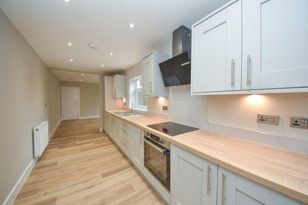 3 bedroom end of terrace house to rent - Photo 5