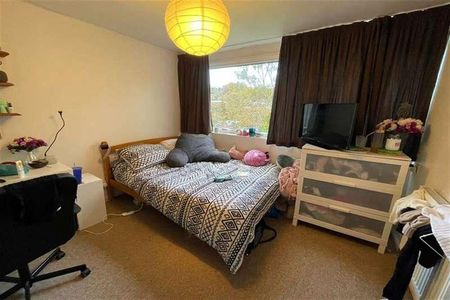 Sparkford Close, SO22 - Photo 2