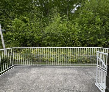 IMMENSE 5½ De 1800 Pi² à Boisbriand - Photo 3