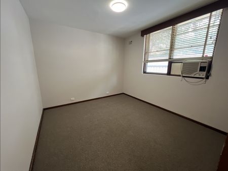 South Dubbo Unit - New Paint & Carpet - Photo 2