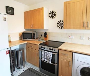 2 bedroom end of terrace house to rent - Photo 6