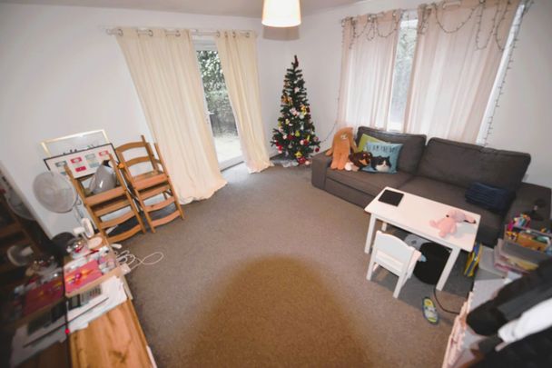 2 bedroom Flat in Flat 20, Leeds - Photo 1