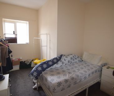 To Let 1 Bed Apartment - Photo 4