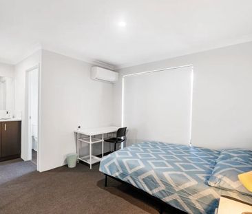 Baldivis - Photo 1