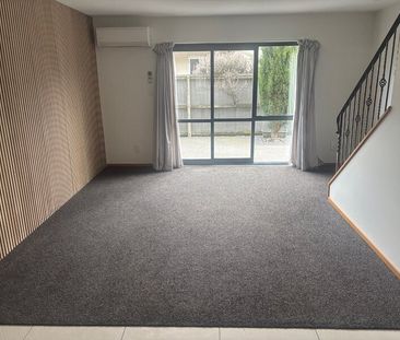 MODERN TOWNHOUSE – RICCARTON – 3 BEDROOMS - Photo 2