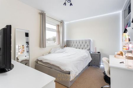 3 bedroom semi-detached house to rent - Photo 4