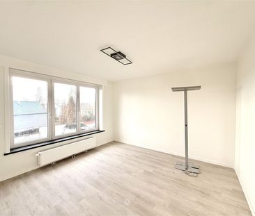 Gerenoveerd appartement met 2 slaapkamers - Photo 4