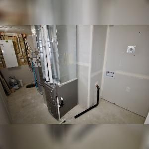 Chappelle 1 Bed 1 Bath BSMT Suite For Rent - Photo 3