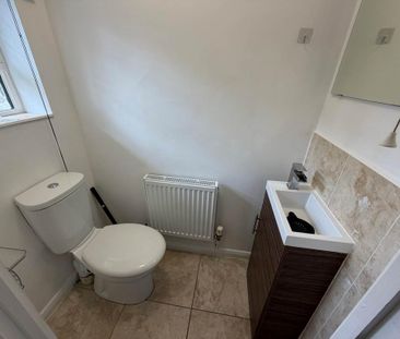 3 bedroom semi-detached house to rent - Photo 6