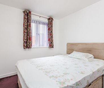 2 bedroom flat to rent - Photo 4