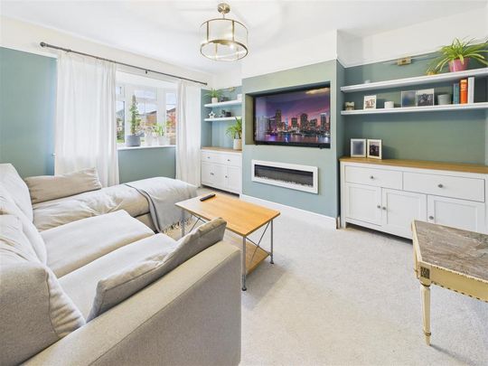 3 bedroom semi-detached house to rent - Photo 1