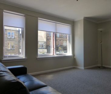 3 bedroom flat to rent - Photo 2