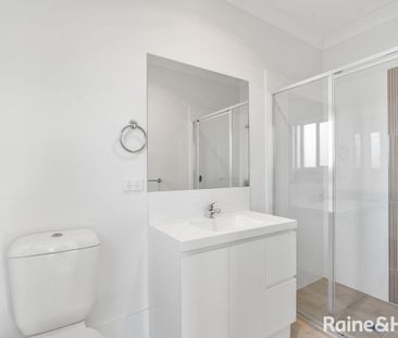 Modern stylish four-bedroom duplex, located in Milton - Photo 5