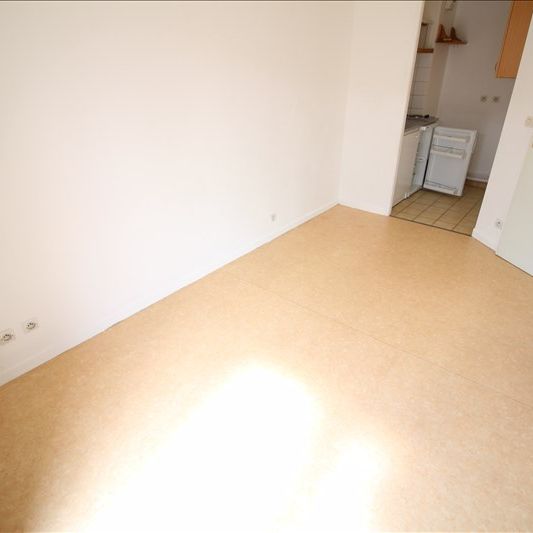 Location Appartement 2 pièces 27m² - Photo 1