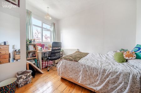 4 bedroom terraced house to rent - Photo 3